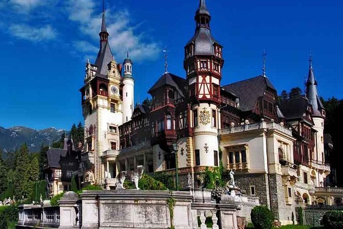 Dracula's Castle, Peles Castle and old town Brasov from Bucharest - Food, queues, and the rhythm of a long day
