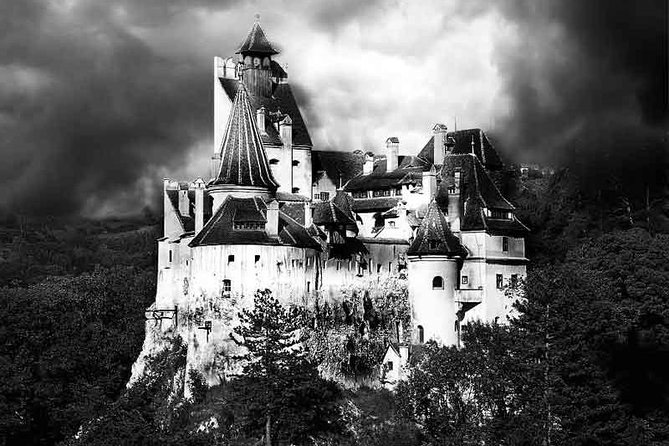 Dracula's Castle, Peles Castle and old town Brasov from Bucharest - What you actually pay for