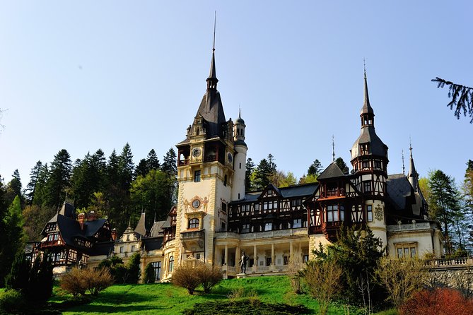 Dracula's Castle & Peles Palace Tour from Bucharest Including Brasov Old Town - Meeting your guide in Bucharest
