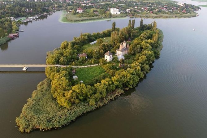Dracula's Tomb and Mogosoaia Palace, Private Tour from Bucharest - Mogosoaia Palace and the Brancovenesc style