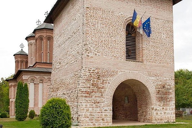 Dracula's Tomb and Mogosoaia Palace, Private Tour from Bucharest - Who should book this Bucharest outing?