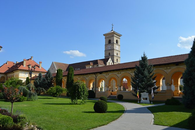 Exclusive Tour: Corvin Castle, Alba Iulia and traditional villages from Sibiu - The Village Route Through Sibiel, Orlat, Poplaca, and Rășinari