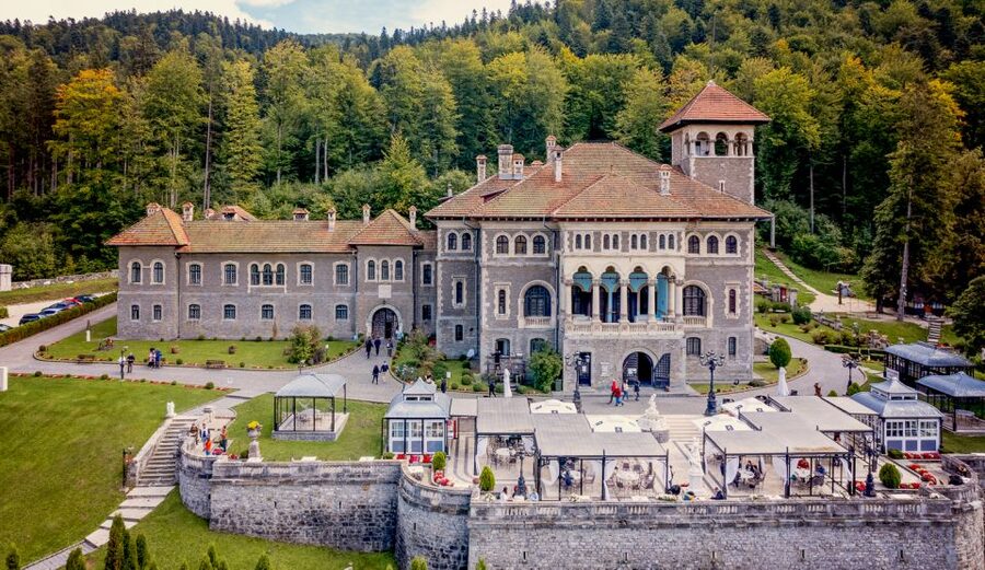 From Brasov 3 castles : Peles , Bran , Cantacuzino - How much guidance should you expect?