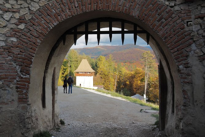 From Brasov: Discover Bran Castle and Râșnov Fortress - Timing can make or break the Bran visit