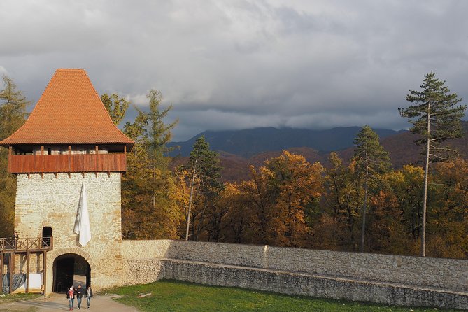 From Brasov: Discover Bran Castle and Râșnov Fortress - Adding Peles Castle creates a different kind of day