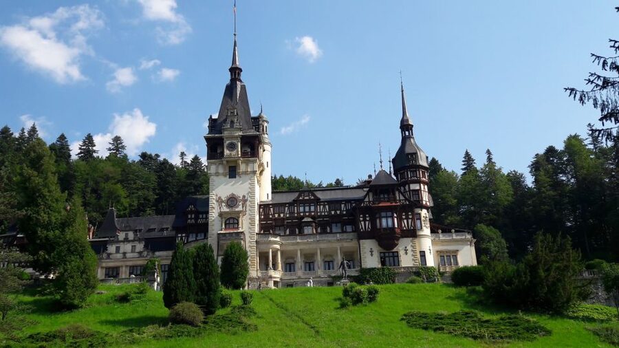 From Brasov: Peles Castle, Bran Castle & Cantacuzino Castle - Who should book this castle day