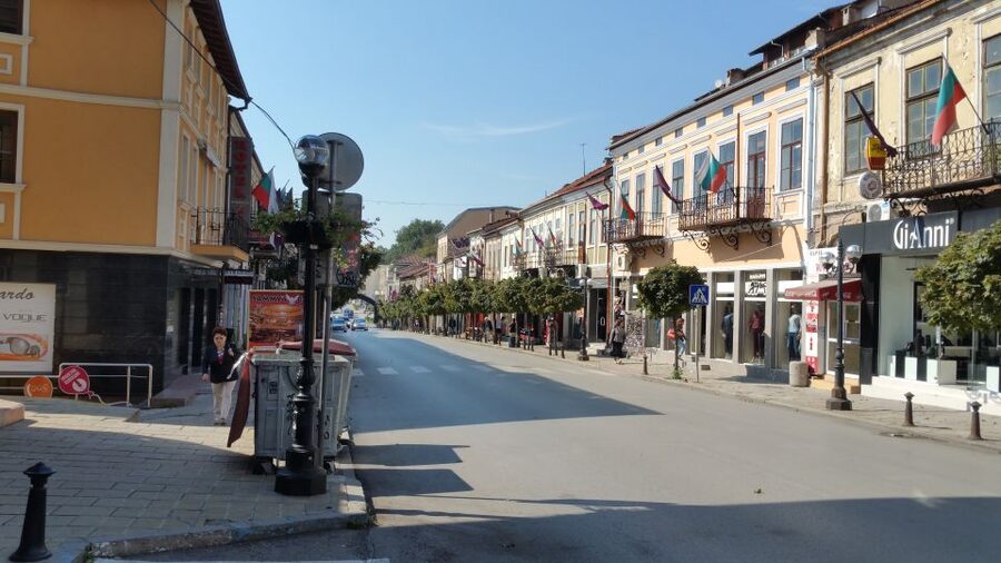 From Bucharest: Bulgaria 1-Day Tour - Veliko Tarnovo in one focused hour