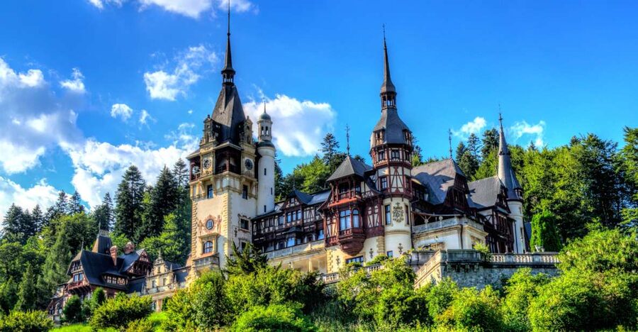 From Bucharest: Day Trip to Dracula and Peles Castle - How the small group changes the experience