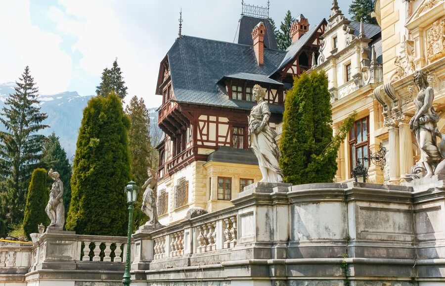 From Bucharest: Day Trip to Dracula and Peles Castle - Peles Castle, Romania’s lavish royal retreat