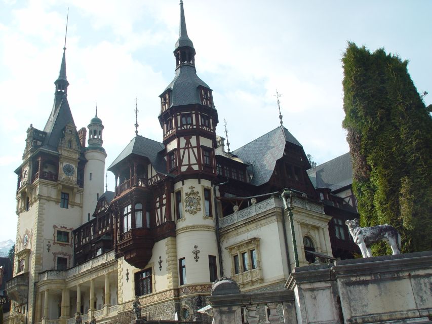 From Bucharest: Dracula Castle Day Trip - From Bucharest to Sinaia in two hours