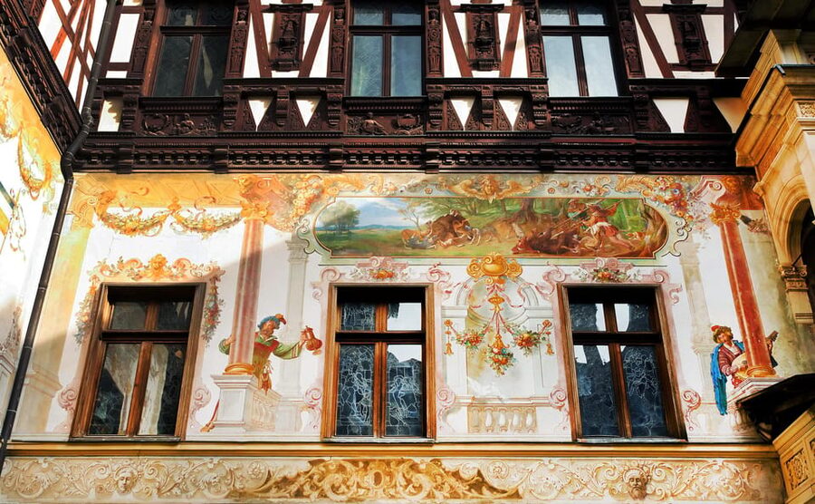 From Bucharest: Peles Castle, Brasov & Bran Castle Day Trip - Bran Castle and the Dracula question