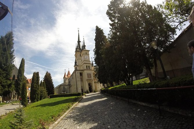 Guided visit in Spanish to the medieval center of Brasov (native Spanish guide). - Sforii Street, Brașov’s narrow passage