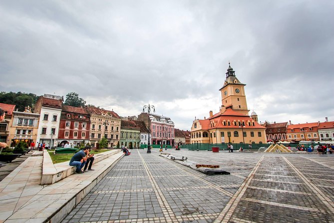 Guided visit in Spanish to the medieval center of Brasov (native Spanish guide). - Republicii Street and the modern life of the old town