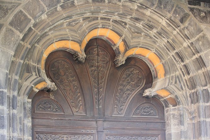 Guided visit in Spanish to the medieval center of Brasov (native Spanish guide). - What the Spanish-language guide adds