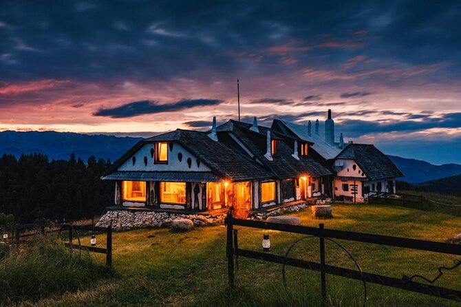 Hiking thought the best mountain villages in Romania-Private tour from Brasov - The Rustic Homes of Transylvania Amphitheater