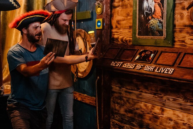 Legend of Skull Island Immersive Escape Room Experience - Entering Captain Skag’s quarters in Brașov
