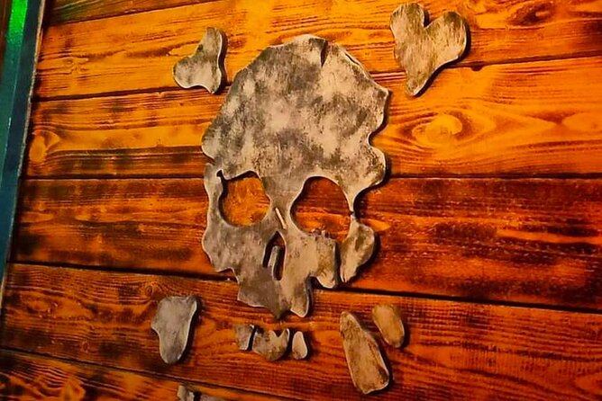 Legend of Skull Island Immersive Escape Room Experience - Playing in English as a visitor to Brașov