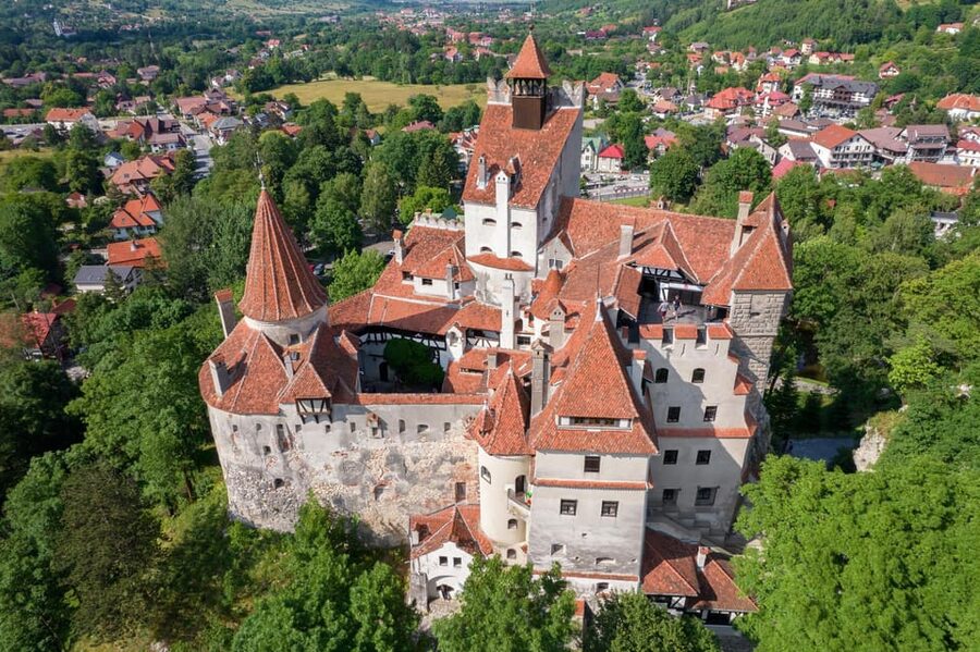 Minivan 8: Peles & Dracula's Castle and Brasov Full-Day Trip - Final verdict: a strong overview with a demanding timetable