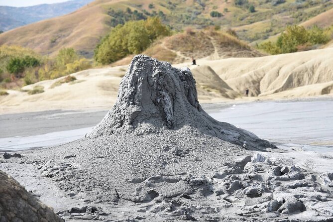 Muddy Volcanoes & Salt Mine - Private Tour - How the private format changes the day