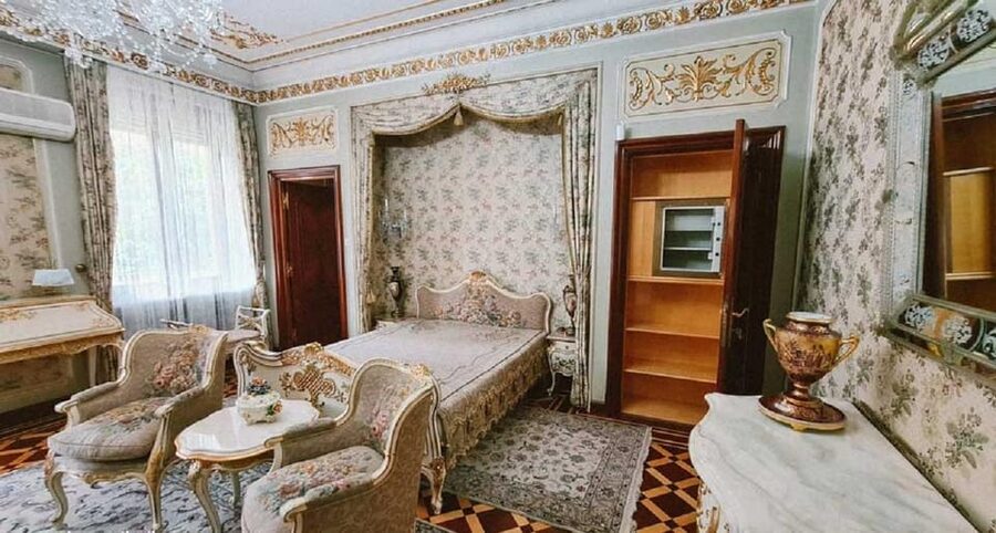Palace of the Parliament, Village Museum & Ceaușescu Mansion - Booking details worth checking