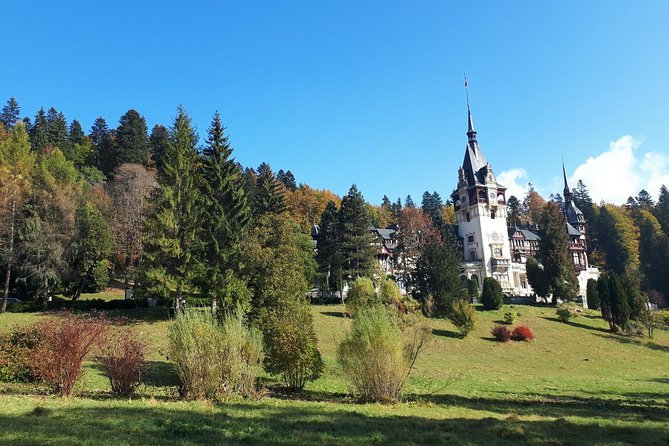 Peles Castle and optional Cantacuzino Castle from Brasov - Who will get the most from this tour