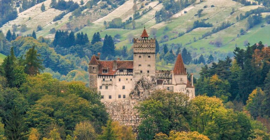 Peles, Dracula's Castles & Brasov: Private Day Trip & Pickup - Who should book this day trip