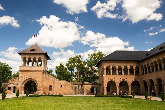 Private Half Day Trip to Snagov Monastery and Mogosoaia Palace from Bucharest - Mogosoaia Palace and Romanian design