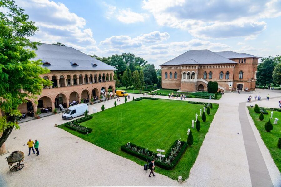 Private Half Day Trip to Snagov Monastery & Mogosoaia - Best time to choose this outing
