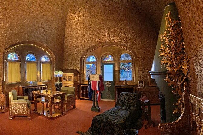Private Tour in Bran Castle, Peles Castle, and Brasov - Brasov’s old center, with room to set the pace