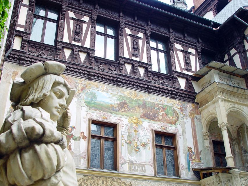 Sinaia: Peleș Castle Tour with An Expert Guide - Guide quality and the pace of the visit