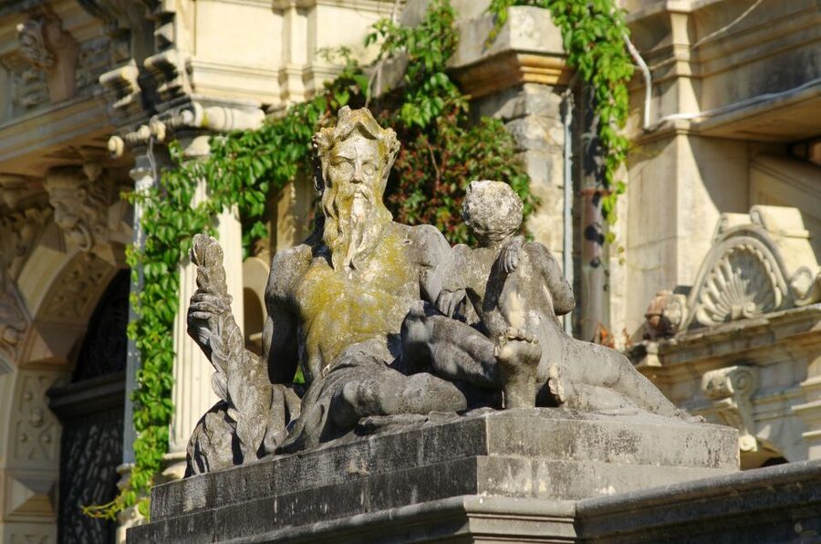 Sinaia: Peleș Castle Tour with An Expert Guide - Is $64 good value for one hour?