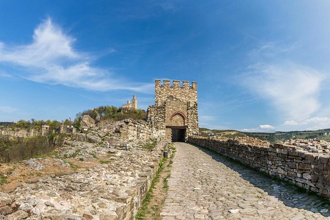 Small-Group Day Trip to North Bulgaria - A short stop in Arbanasi