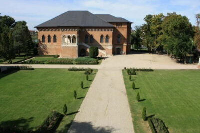 Small Group Tour to Mogosoaia Palace & Snagov Monastery