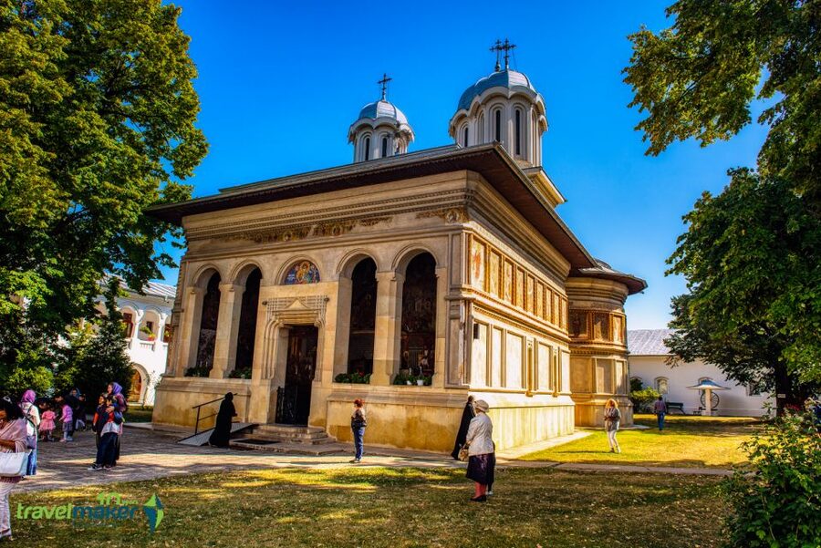 Small Group Tour to Mogosoaia Palace & Snagov Monastery - Mogosoaia Palace and Brancovenesc design