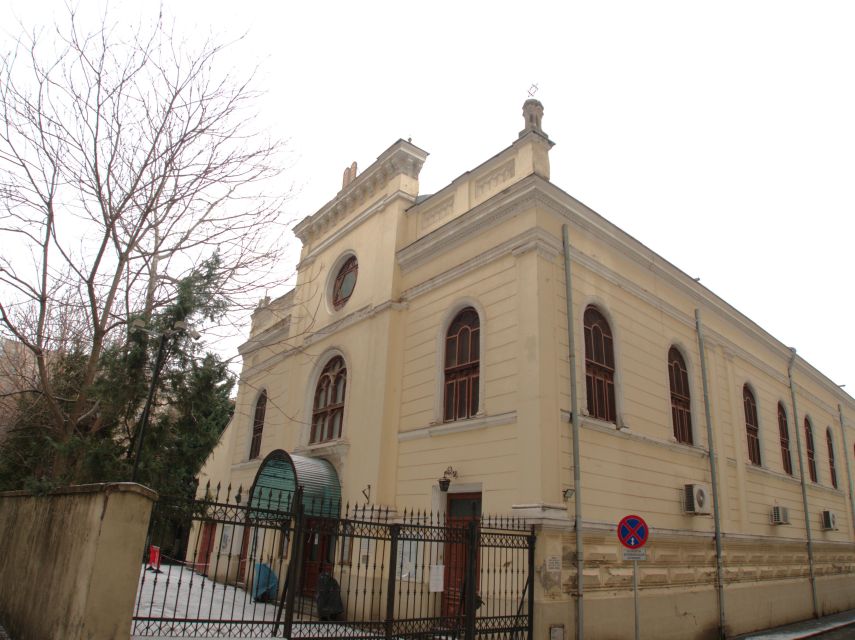 The Jewish heritage of Bucharest - half day walking tour - Starting at Old Town and entering the former quarter