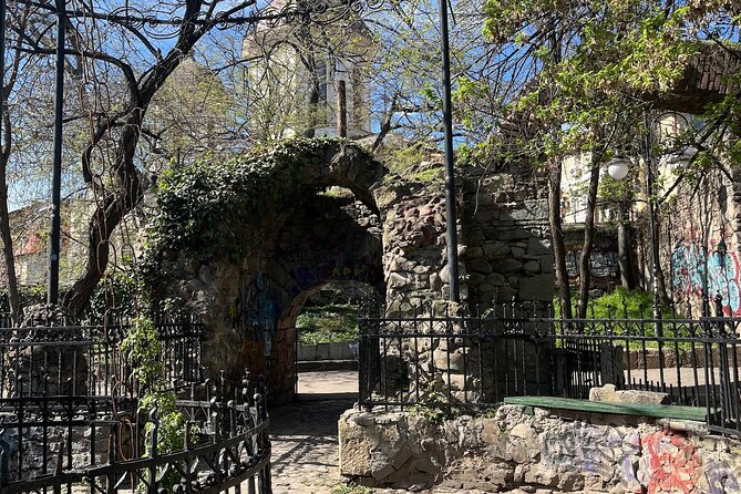 The Real Story of Gypsies - Slavery in Romania - Cismigiu Park, with myths and everyday Bucharest