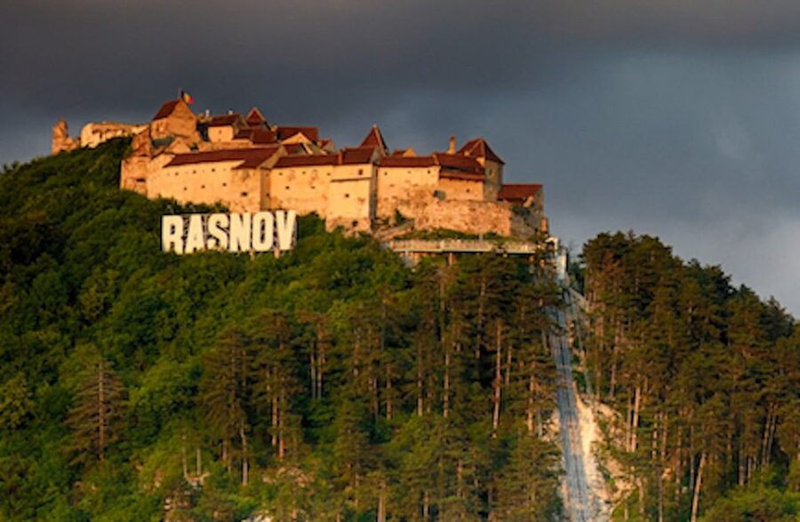 Three Castles in Transylvania Day Trip from Bucharest - The guide can make or break the day
