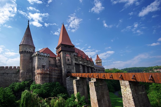Transylvania Castles 4-day tour from Bucharest - Day one: Peleș, Bran, and the first look at Brașov